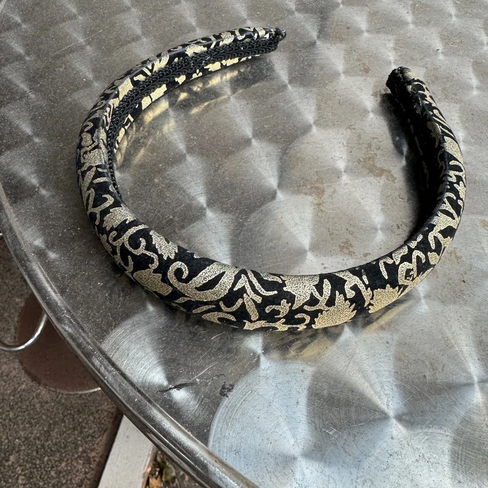 Elegant Black and Gold Fabric Headband. Excellent condition see photos